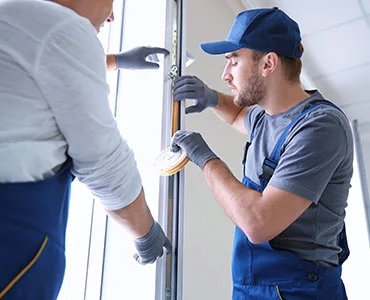 glass repair experts in Richmond West, FL